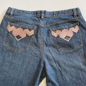 DKNY SOHO jean with embroidered back pockets.  Women’s size 12